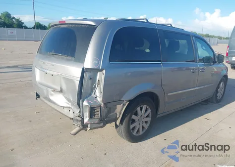 2016 Chrysler Town & Country Touring z USA, uszkodzony, nr VIN 2C4RC1BG3GR267843